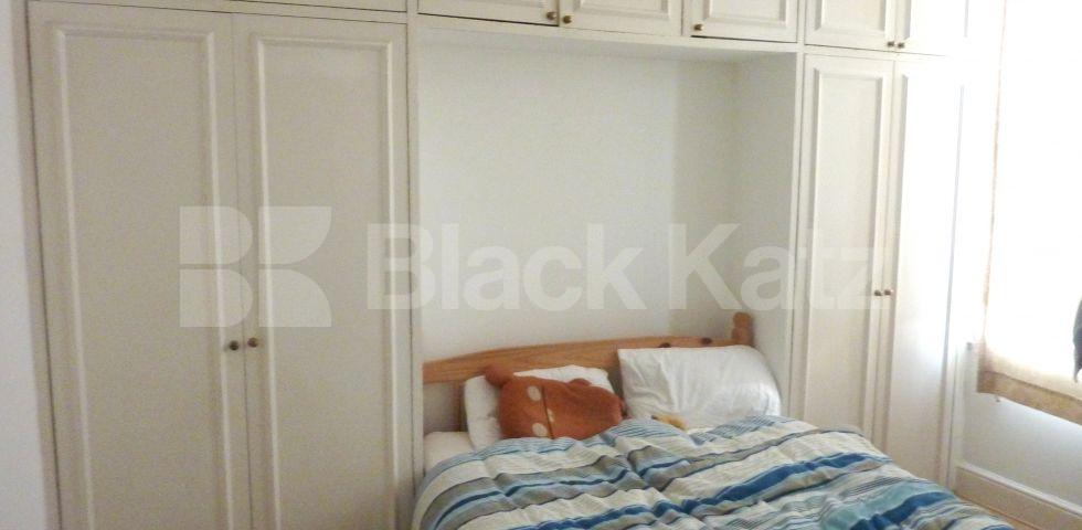 			MINUTES TO CANAL!, 3 Bedroom, 1 bath, 1 reception Flat			 Wymering Road, MAIDA VALE